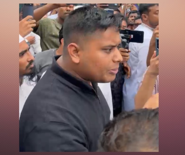 ১৪৪ ধারার মধ্যে শ্রীমঙ্গলে নাহিদ-হাসনাতদের গাড়িবহর আটকে দিল পুলিশ